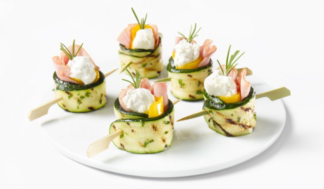 Grilled vegetable roulade with ham