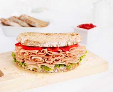 Sandwich campagnard au jambon fumé à l'ancienne