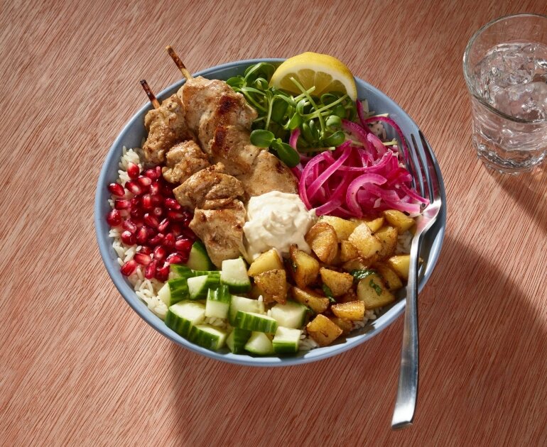 Des bols de poulet tout en fraîcheur et en simplicité