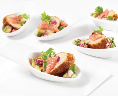 Bouchées de saucisse Toulouse Douce avec salsa d'avocat et pamplemousse