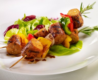 Brochettes de saucisses Italiennes et poivrons grillés