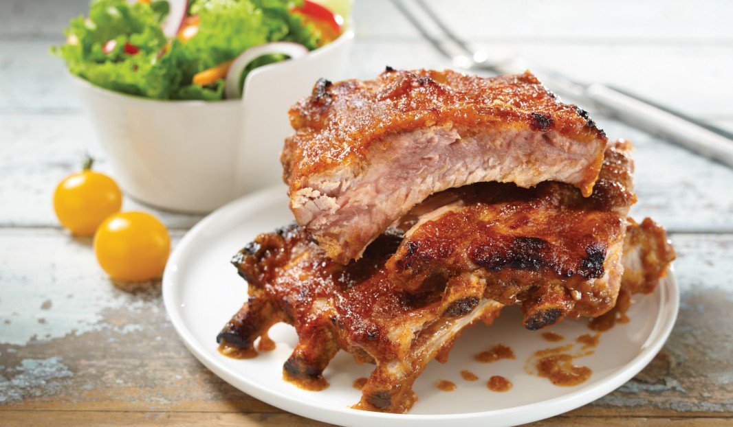 Pork baby back ribs with applesauce