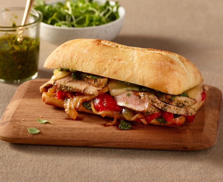  Sandwich Argentin à la bavette de porc chimichurri grillée et fromage fondant