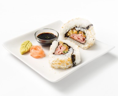 Rouleaux californiens de jambon fumé Forêt Noire et tempura de légumes