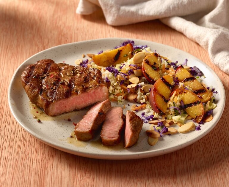 Découvrez les salades de l'été avec le steak de capicolle de porc
