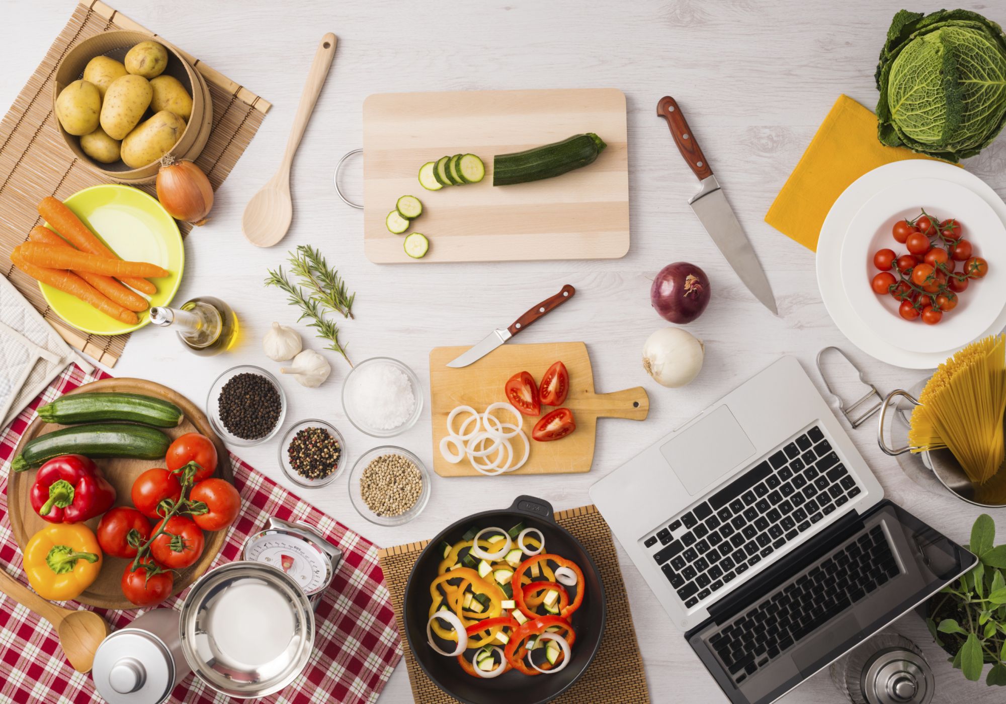 Food hobby. Готовка вид сверху. Хобби кулинария. Увлечения, хобби готовка. Еда на деревянном столе.