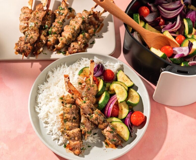 Satay de porc chimichurri et légumes rôtis