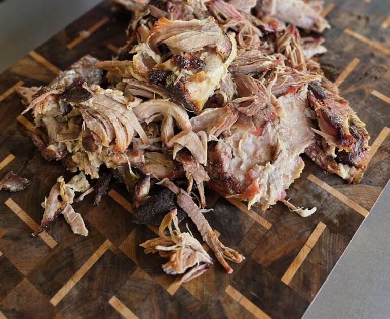 Porc effiloché sur le BBQ