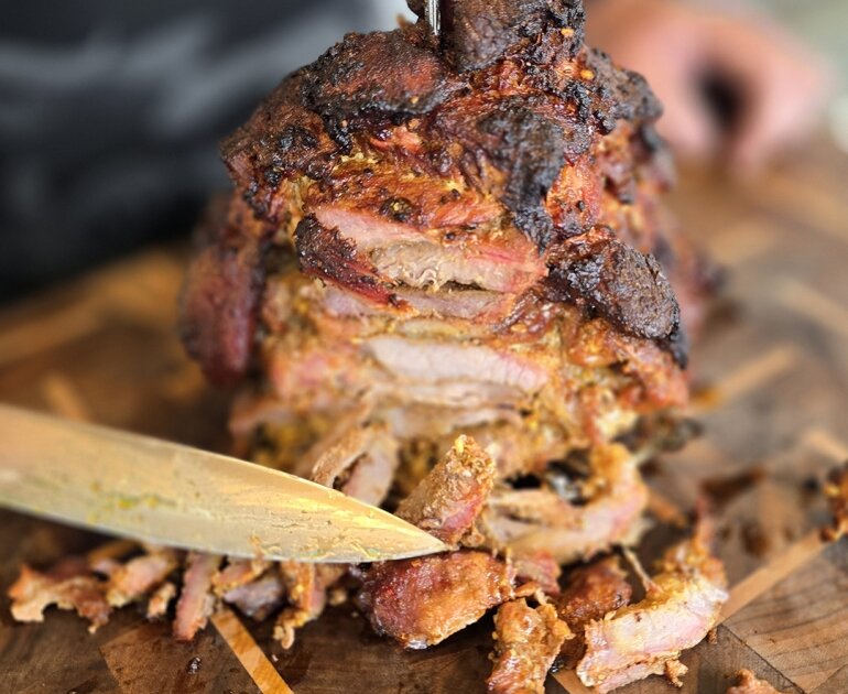 Épaule de porc style shawarma