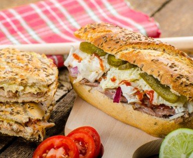 Sandwich cubain à l'effiloché de porc Barbecue