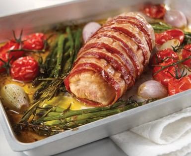 Pork tenderloin with bacon and caramelized shallot sauce