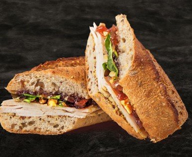 Sandwich dinde et confit d'oignon et canneberge